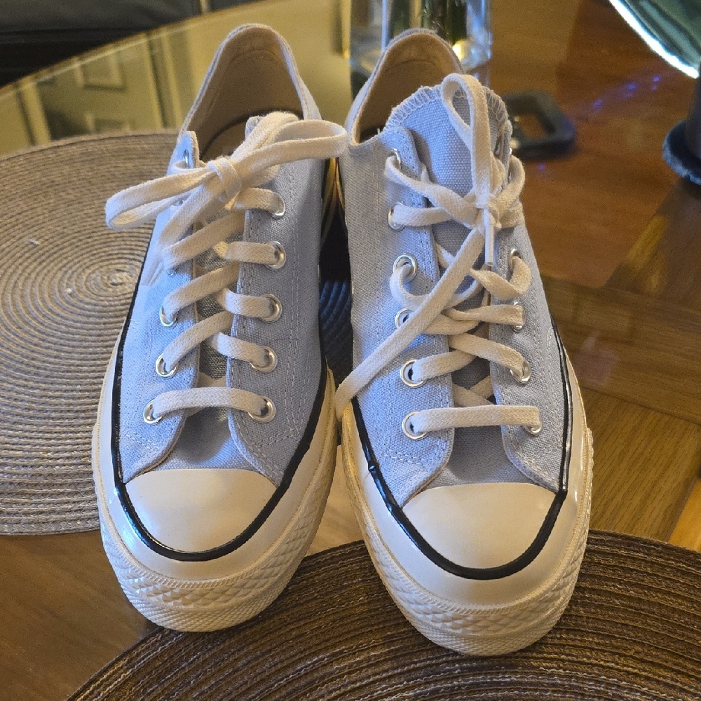 Converse Chuck Taylor Classic Canvas Sneakers. A-6.